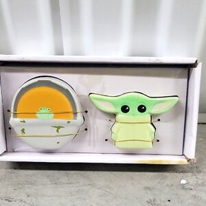 Star Wars Green and Yellow Baby Alien Duo Salt And Pepper Shakers.